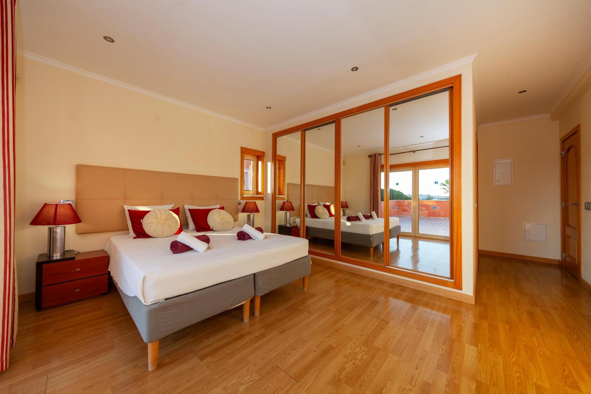 Villa Florida By Algarve Vacation *